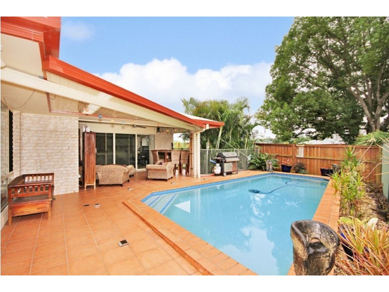 4 McLachlan Avenue, Mudgeeraba QLD 4213