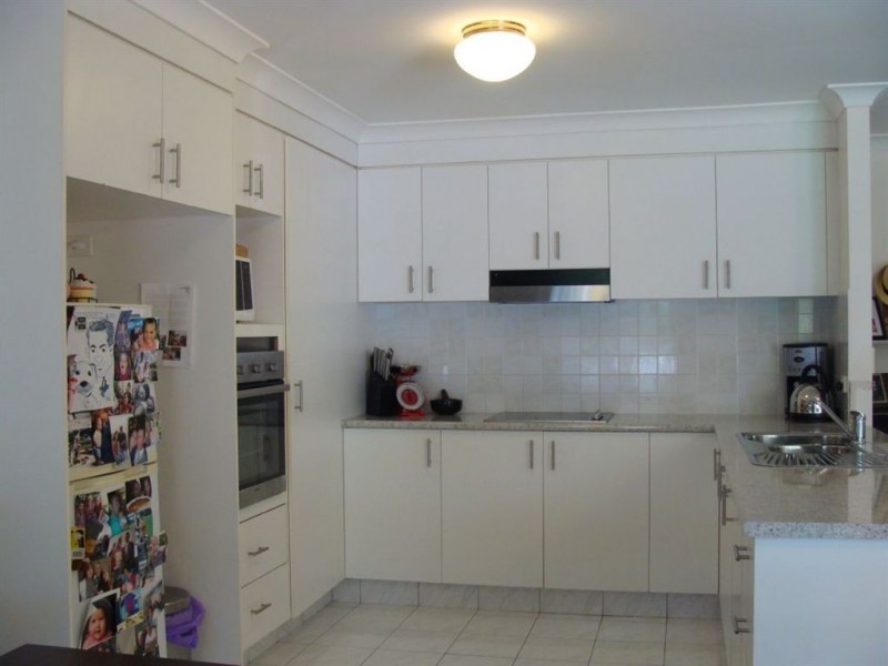 2/35 Nakina Street, Southport QLD 4215