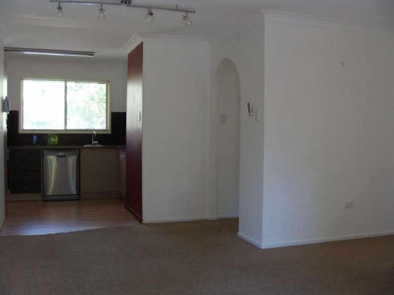 1/4 Ellen Street, Southport QLD 4215