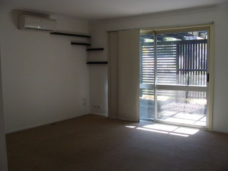 1/4 Ellen Street, Southport QLD 4215