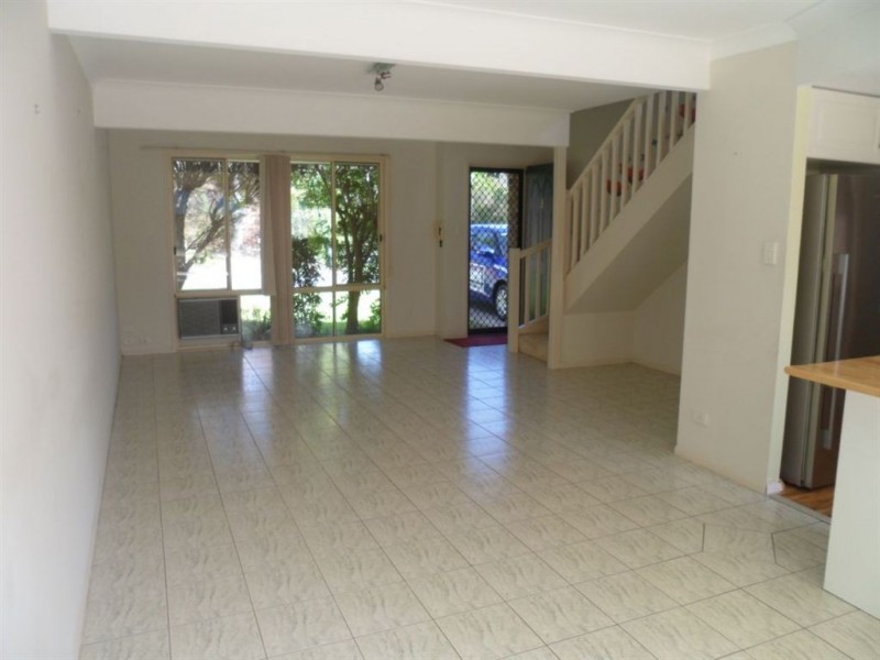 18/482 Pine Ridge Road, Coombabah QLD 4216