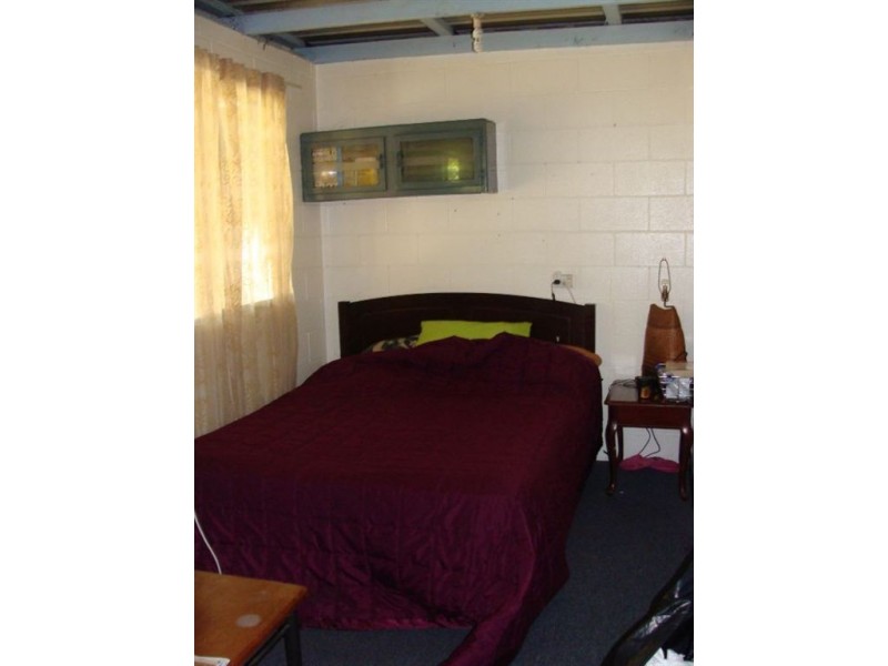 11 Nevenia Street, Southport QLD 4215