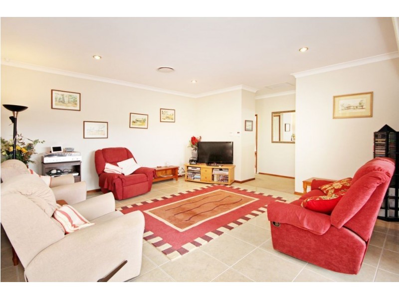 23 Emerson Drive, Bonogin QLD 4213