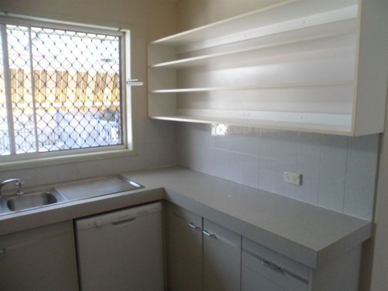 2/7A Government Road, Labrador QLD 4215