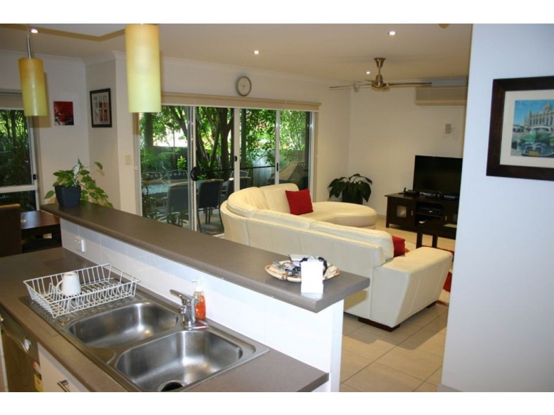 2/42 Margaret Street, Southport QLD 4215