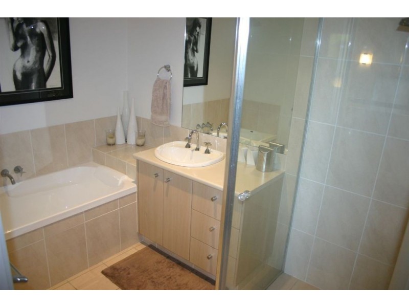 2/42 Margaret Street, Southport QLD 4215