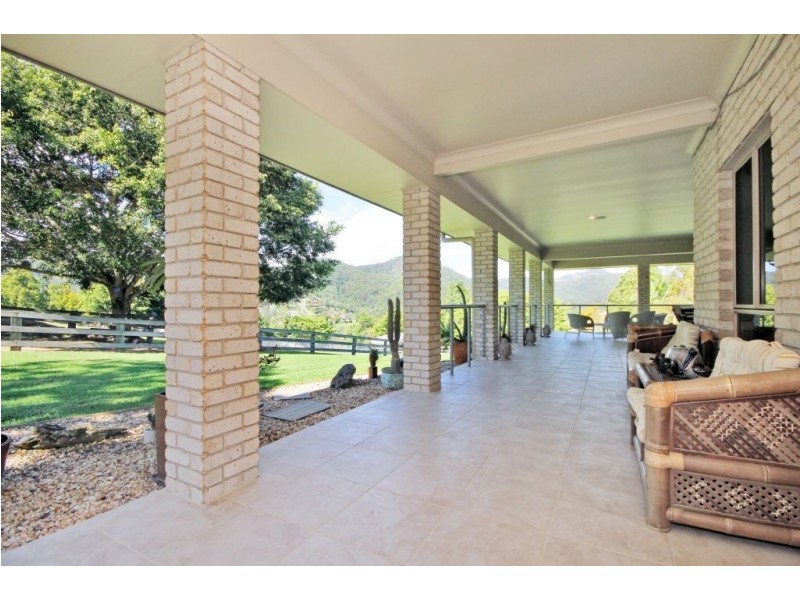 385 Bonogin Road, Bonogin QLD 4213