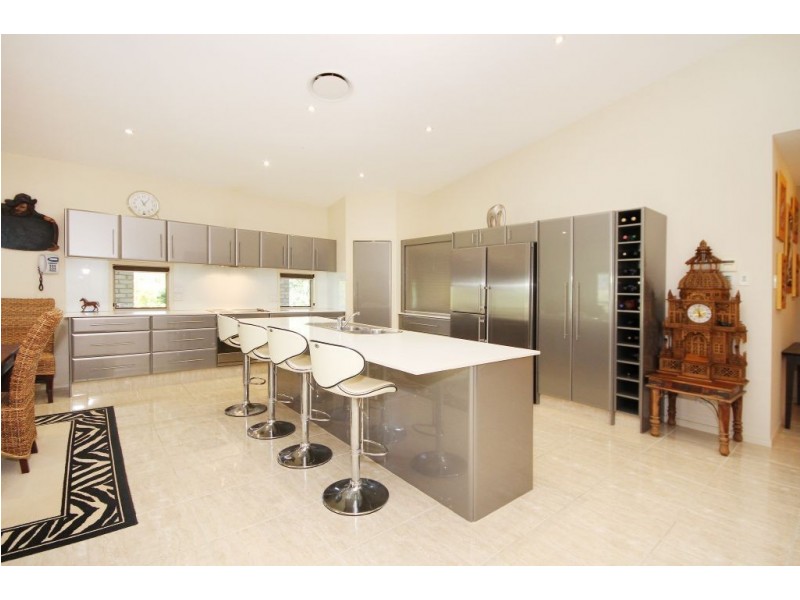 385 Bonogin Road, Bonogin QLD 4213
