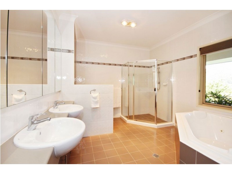 385 Bonogin Road, Bonogin QLD 4213