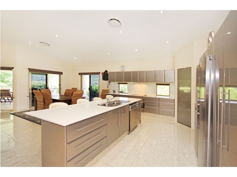 385 Bonogin Road, Bonogin QLD 4213