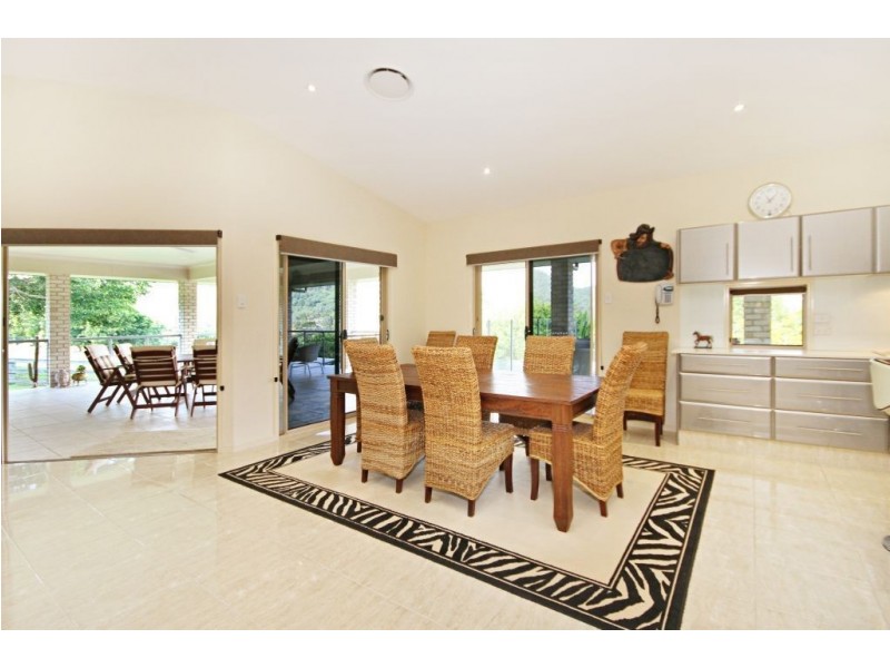385 Bonogin Road, Bonogin QLD 4213