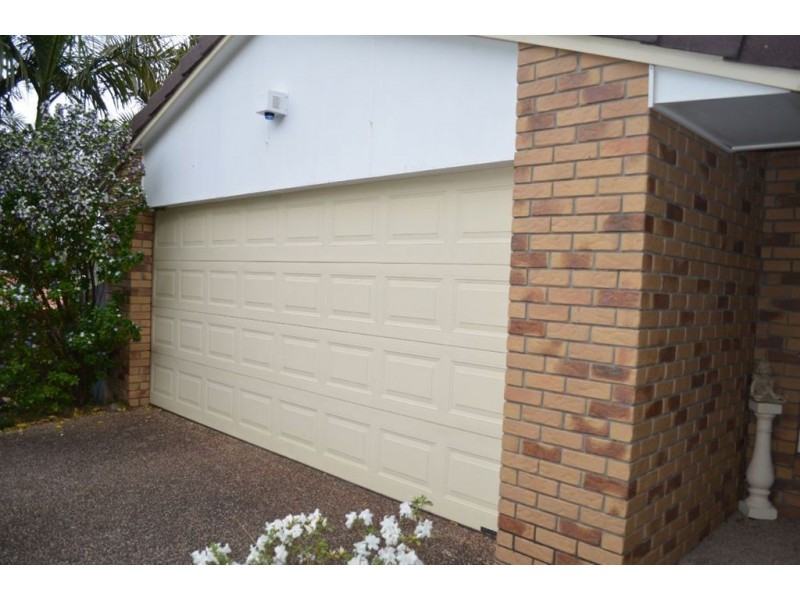 83 Paddington Drive, Carrara QLD 4211