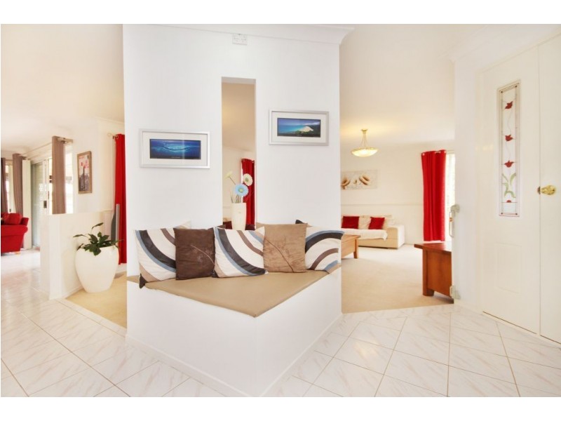 16 Bendigo Crescent, Tallai QLD 4213