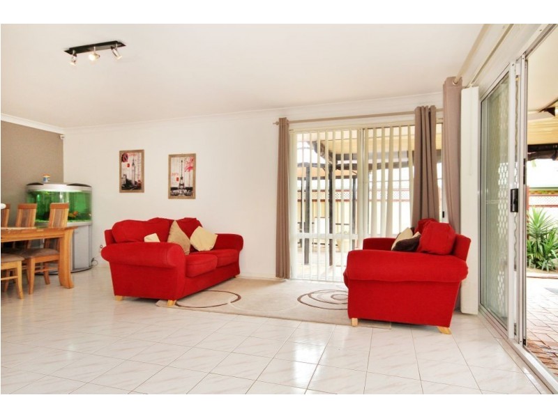 16 Bendigo Crescent, Tallai QLD 4213