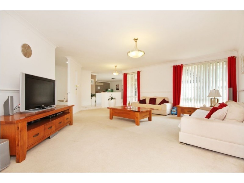 16 Bendigo Crescent, Tallai QLD 4213