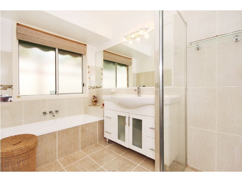 16 Bendigo Crescent, Tallai QLD 4213