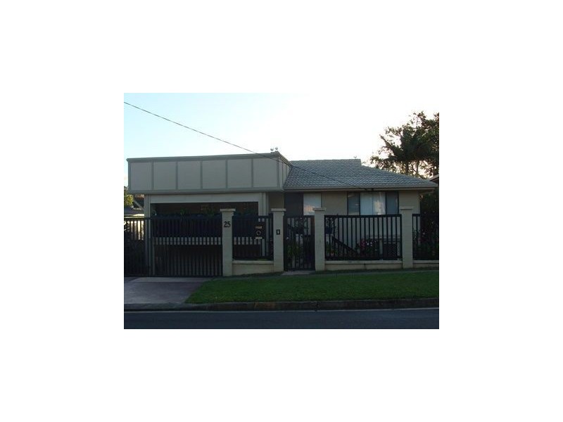 25 Eileen Street, Southport QLD 4215