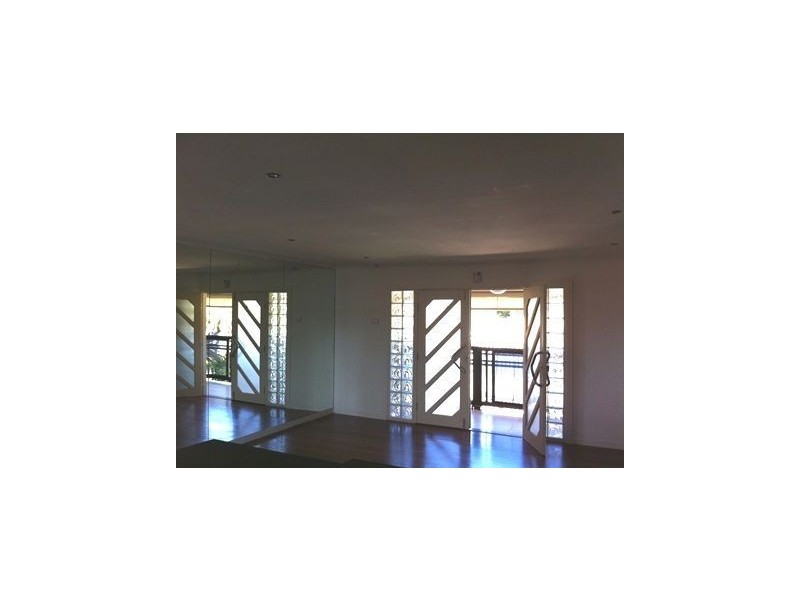 25 Eileen Street, Southport QLD 4215