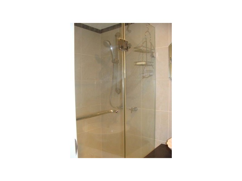 25 Eileen Street, Southport QLD 4215