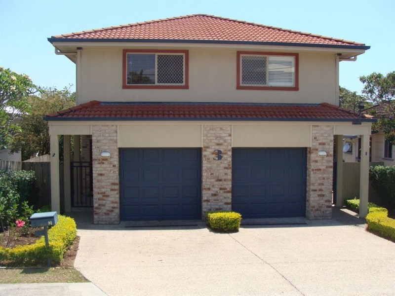 2/3 Fisher Ave, Southport QLD 4215