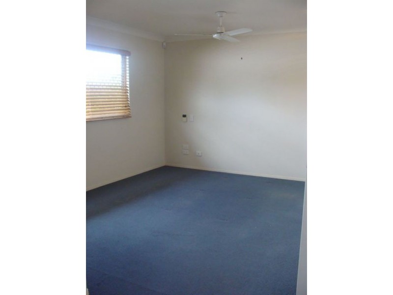 2/3 Fisher Ave, Southport QLD 4215