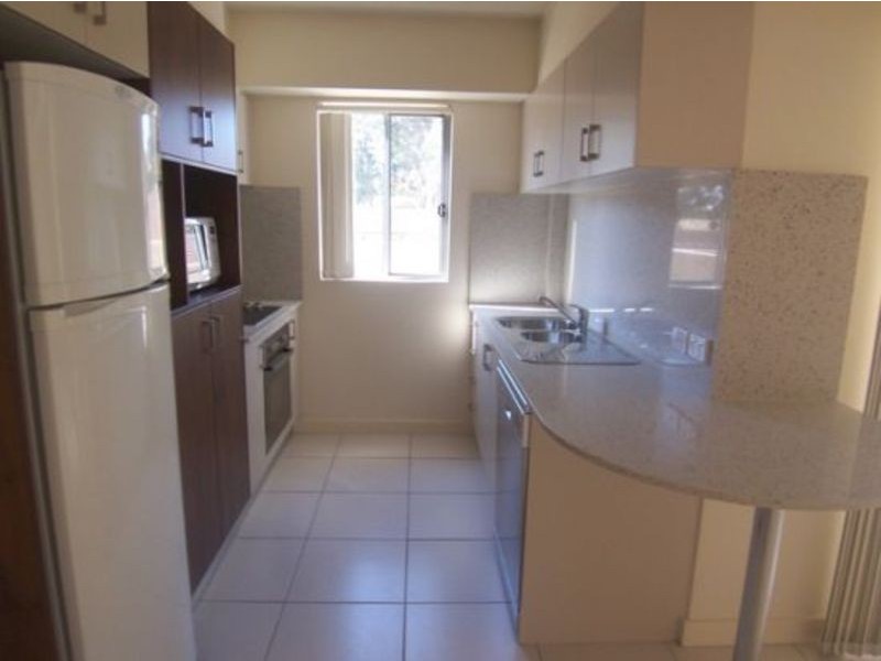 8/148 High Street, Southport QLD 4215