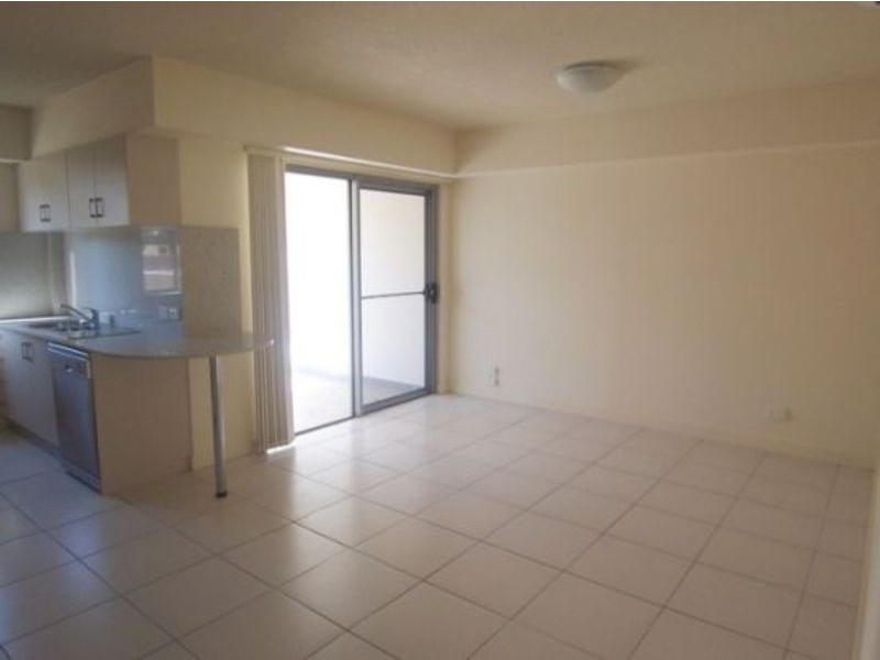 8/148 High Street, Southport QLD 4215