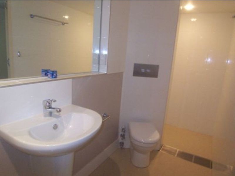 8/148 High Street, Southport QLD 4215