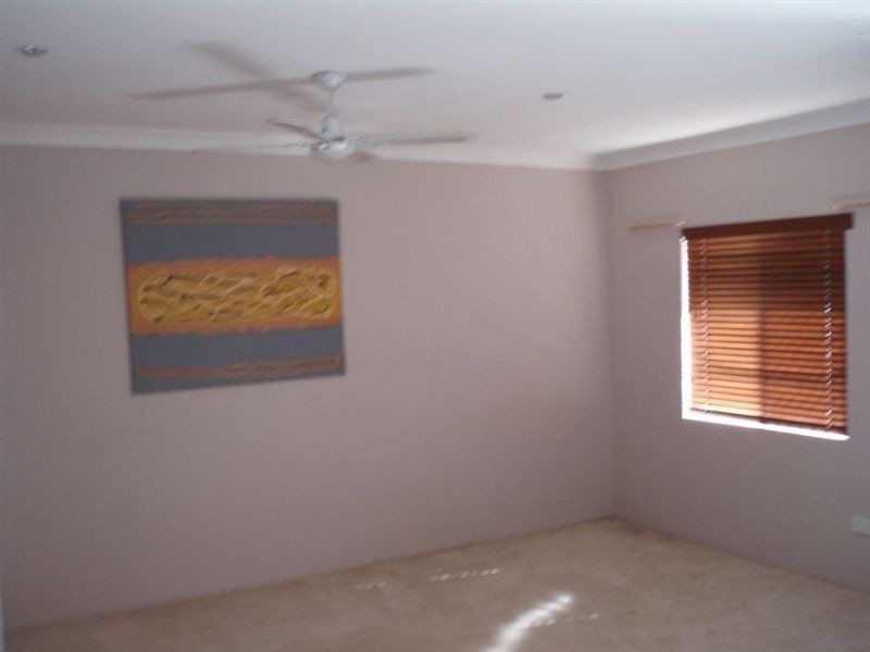 1/11 Kumbari Avenue, Southport QLD 4215