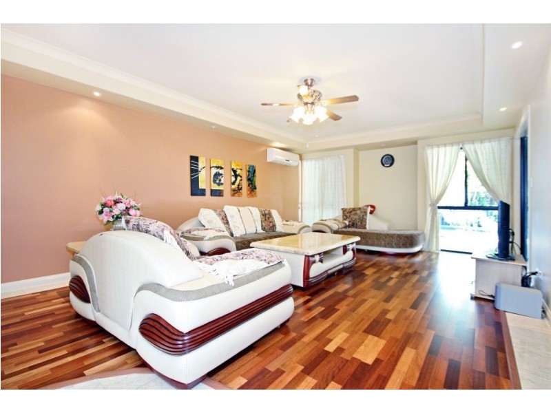 16 Applegum Court, Robina QLD 4226