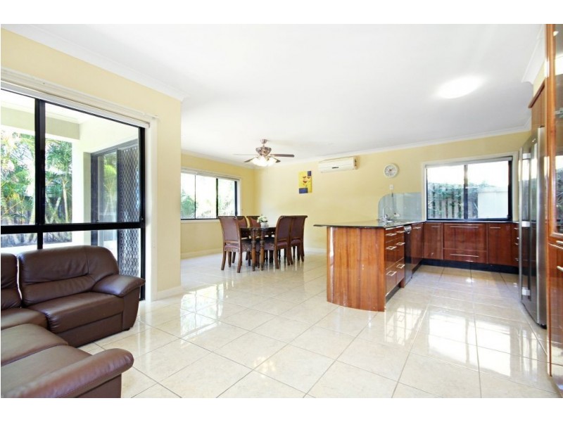 16 Applegum Court, Robina QLD 4226