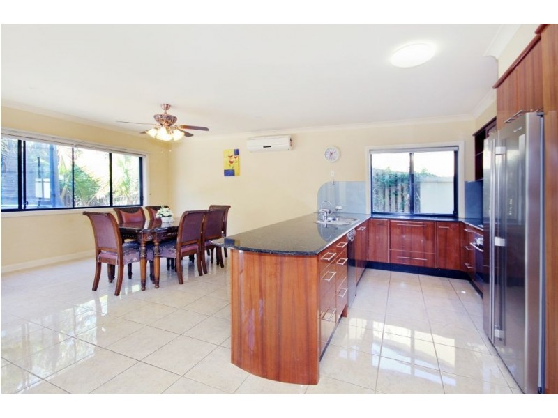 16 Applegum Court, Robina QLD 4226
