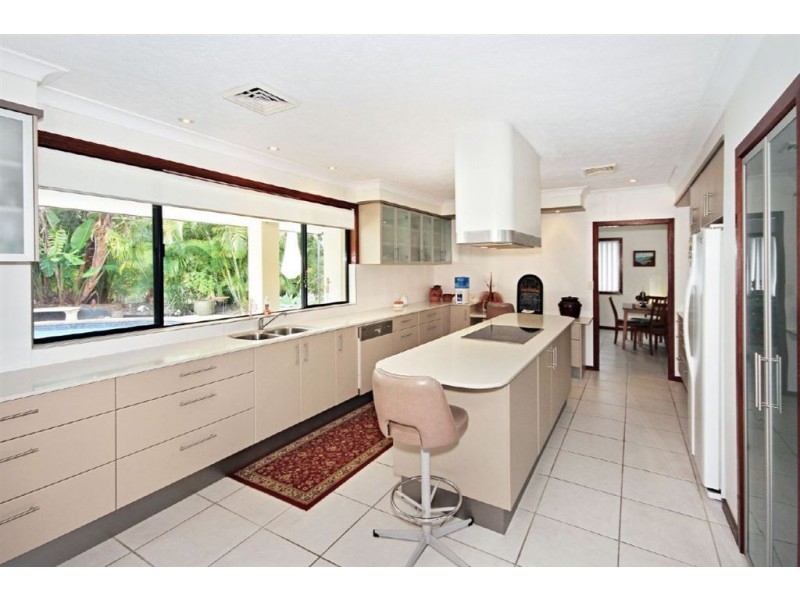 12 Baron Court, Tallai QLD 4213