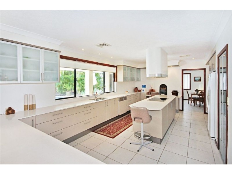 12 Baron Court, Tallai QLD 4213