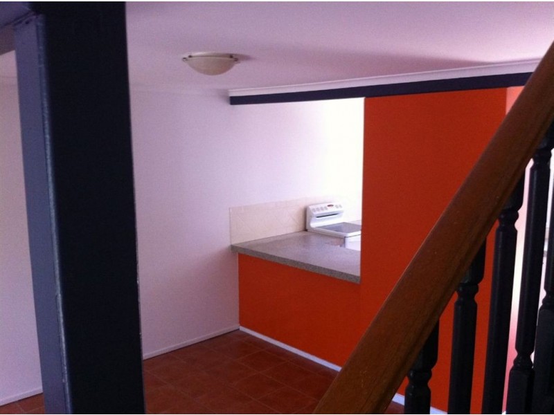 2/9 Martin Street, Nerang QLD 4211