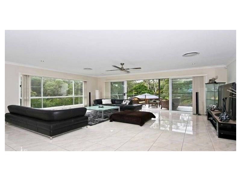 8 Curtis Court, Mudgeeraba QLD 4213