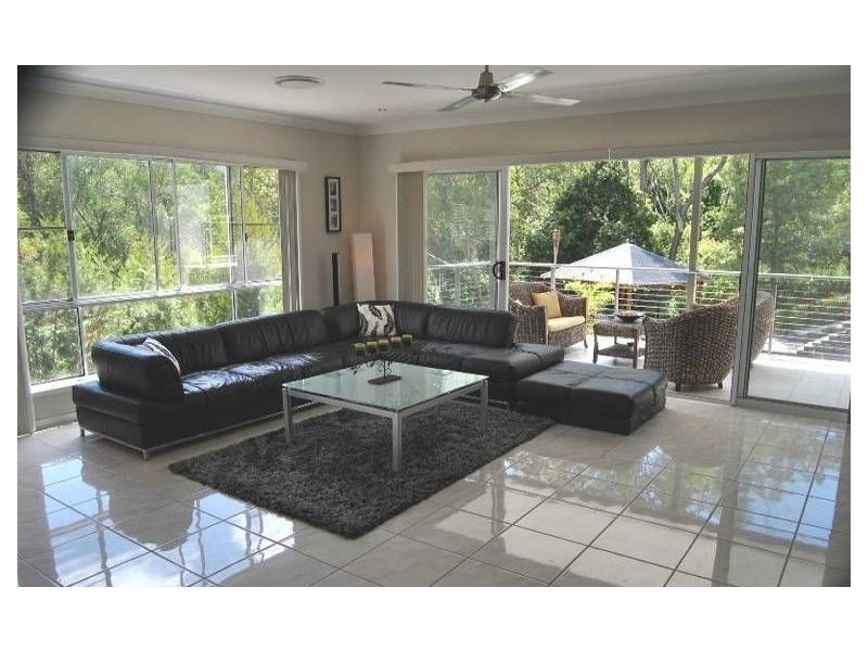8 Curtis Court, Mudgeeraba QLD 4213