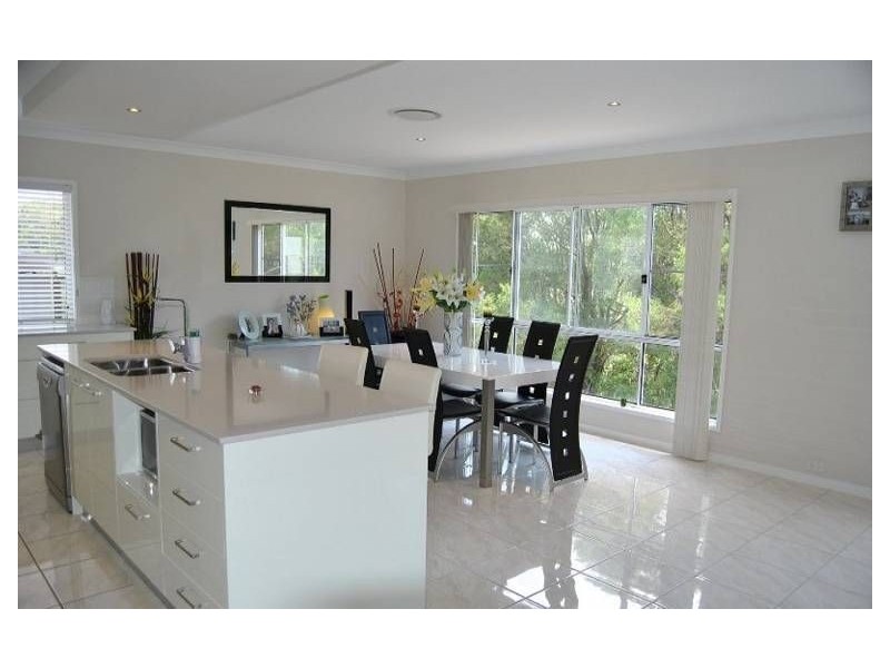 8 Curtis Court, Mudgeeraba QLD 4213