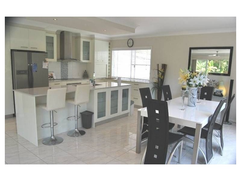 8 Curtis Court, Mudgeeraba QLD 4213