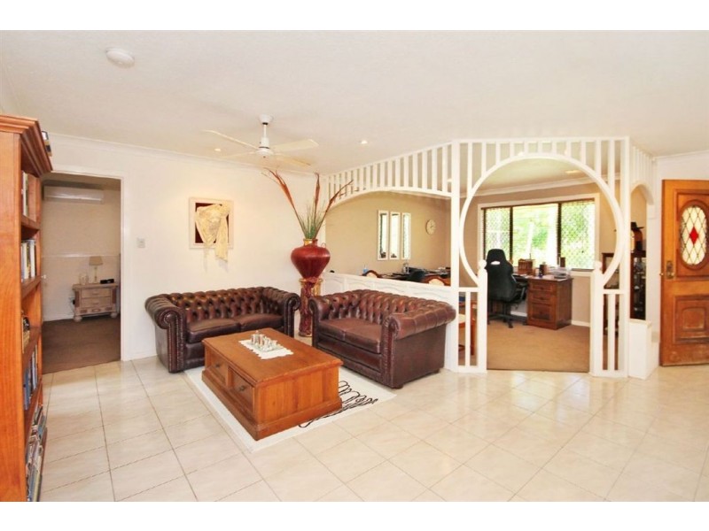 24 Gunsynd Drive, Mudgeeraba QLD 4213