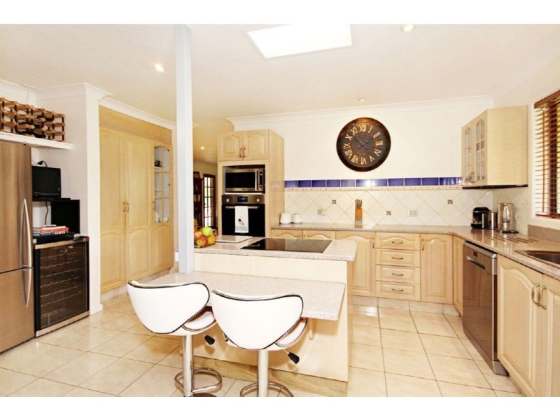 24 Gunsynd Drive, Mudgeeraba QLD 4213