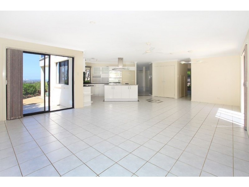 15 Grandview Terrace, Tallai QLD 4213