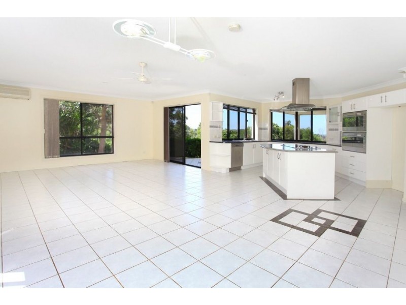 15 Grandview Terrace, Tallai QLD 4213