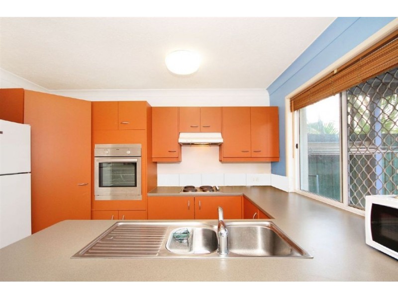4/51 Cottesloe Drive, Robina QLD 4226