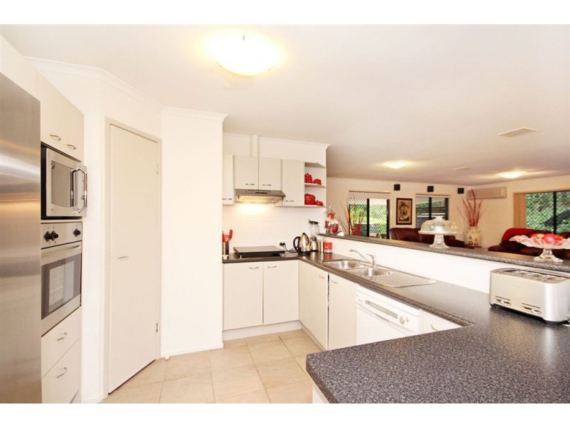 30 Kauri Court, Bonogin QLD 4213