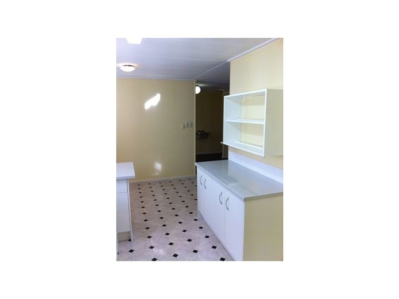 81 Falconer Street, Southport QLD 4215