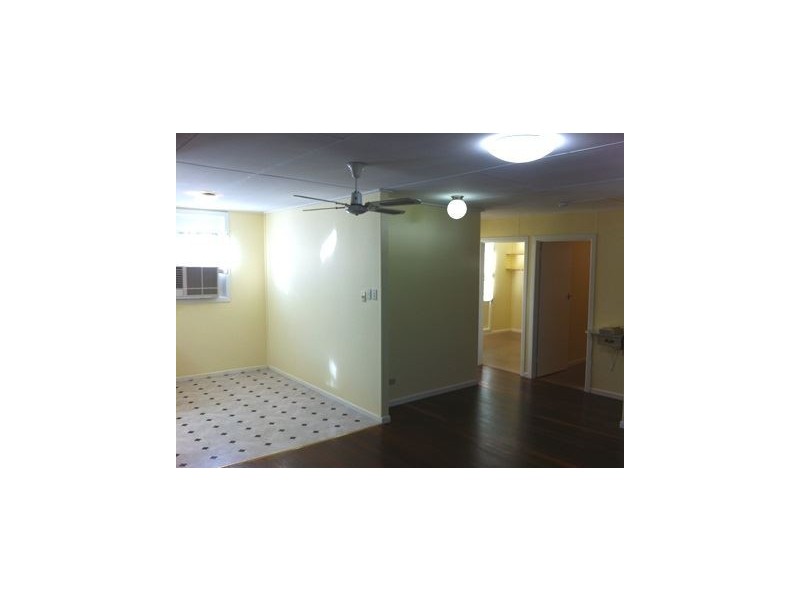 81 Falconer Street, Southport QLD 4215