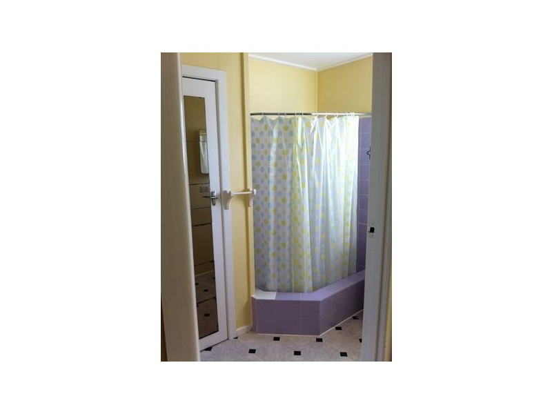 81 Falconer Street, Southport QLD 4215