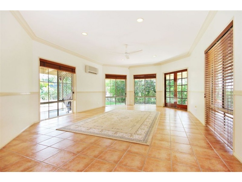 42 Gardenia Drive, Bonogin QLD 4213