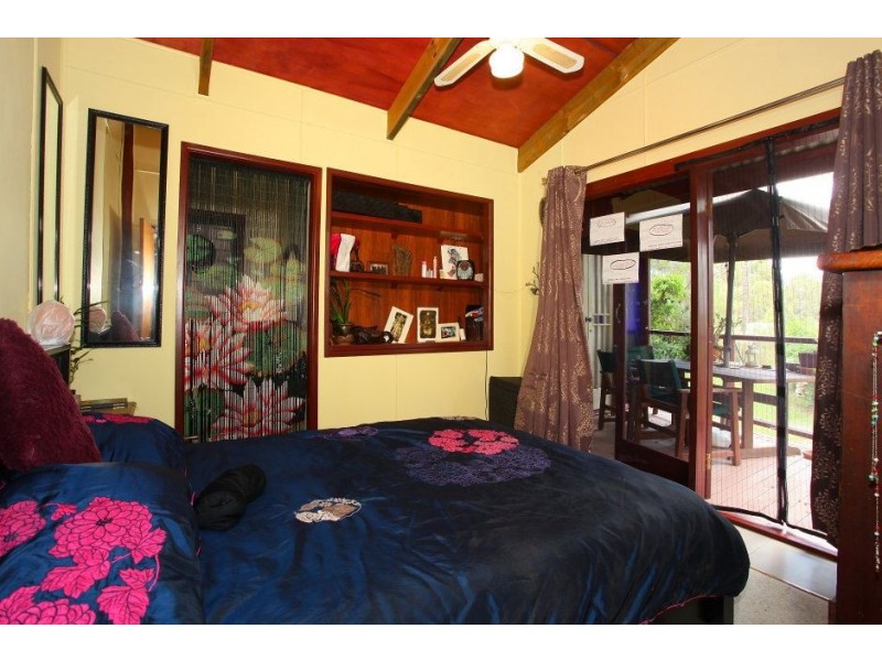 251 Chesterfield Drive, Bonogin QLD 4213